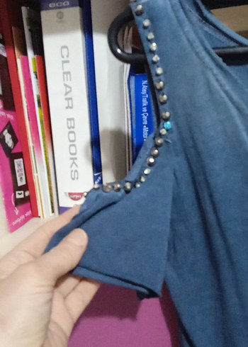 Zincir Detaylı Koyu Mavi Denim Kadın Tişört - Görsel 3