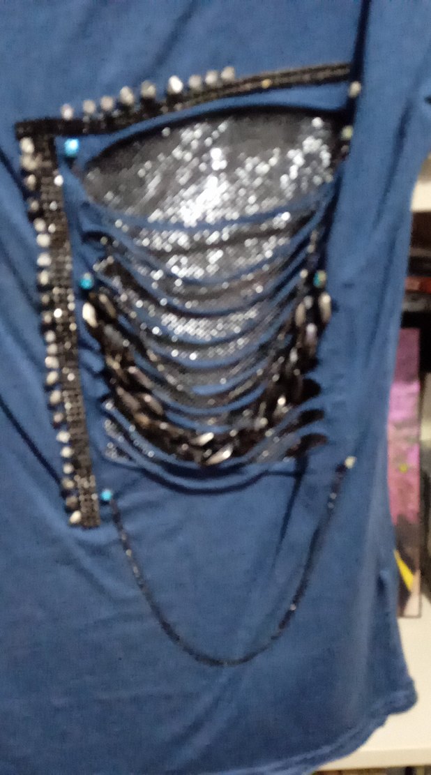 Zincir Detaylı Koyu Mavi Denim Kadın Tişört - Görsel 2