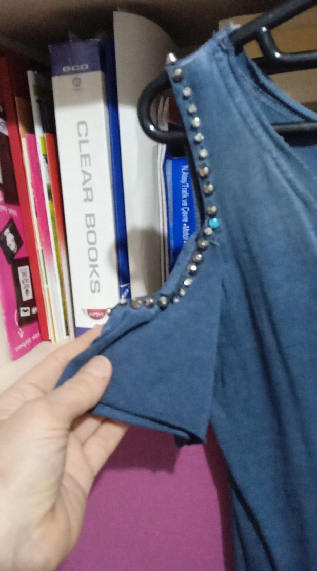 Zincir Detaylı Koyu Mavi Denim Kadın Tişört - Görsel 3