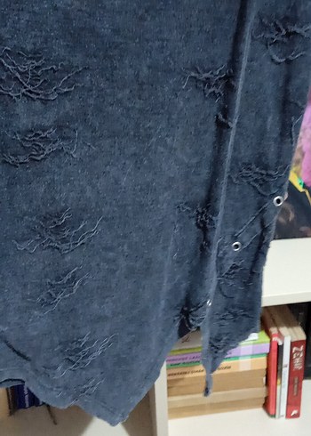 Düğmeli Gri Kot Tişört V Yaka - Görsel 2