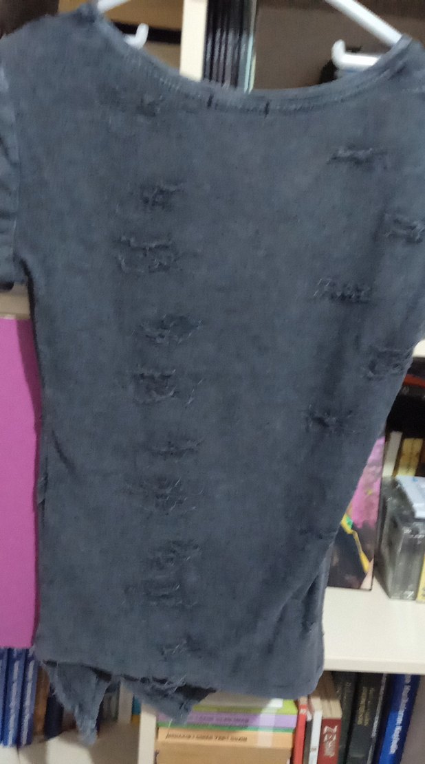 Düğmeli Gri Kot Tişört V Yaka - Görsel 3