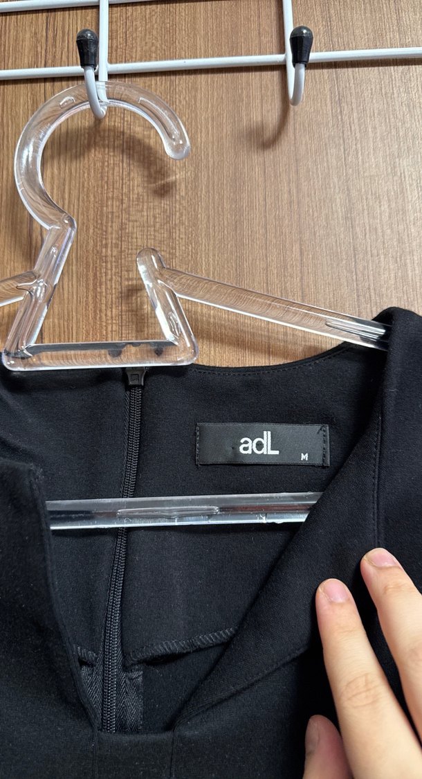 Siyah V Yaka Midi Kalem Elbise - Görsel 5