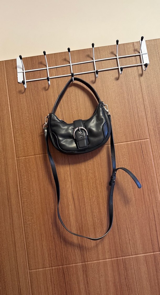 Siyah Deri Tokalı Kadın Çanta - Görsel 3