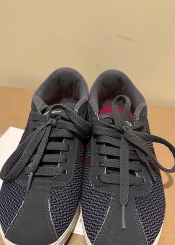 38,5 Beden mor Renk Adidas spor ayakkabı 38.5 numara