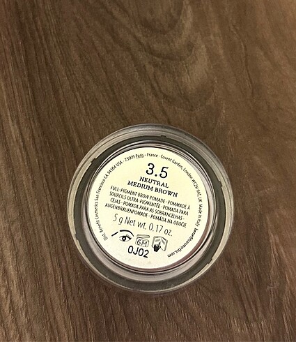 Benefit Benefit Powmade Brow Pomade 3.5 Neutral Medıum Brown