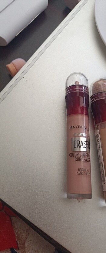 Maybelline New York eraser pembe renkli