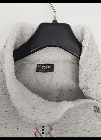 11-12 Yaş Beden gri Renk Lcw sweatshirt 11/12 yaş az giyilmiş temizdir.