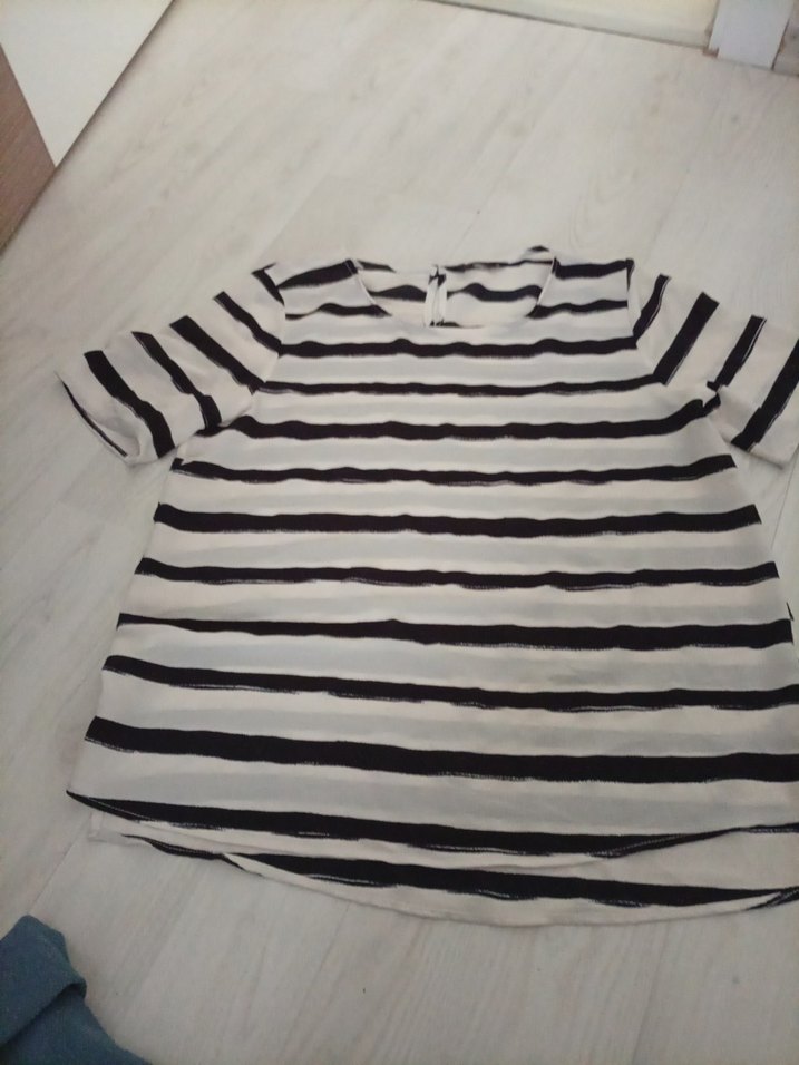 Kadın Beyaz Siyah Çizgili Salaş Bluz - Görsel 2