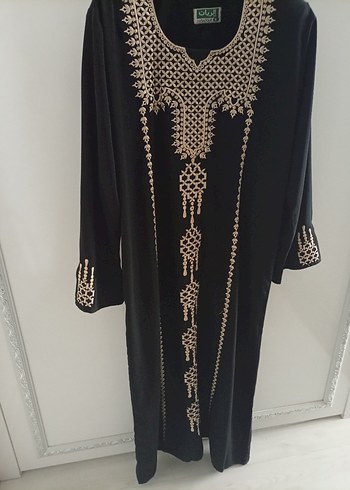 Siyah Nakışlı Uzun Kadın Elbise - Görsel 2