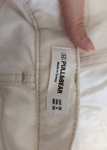 Beyaz Kadın Mini Denim Şort - Görsel 4