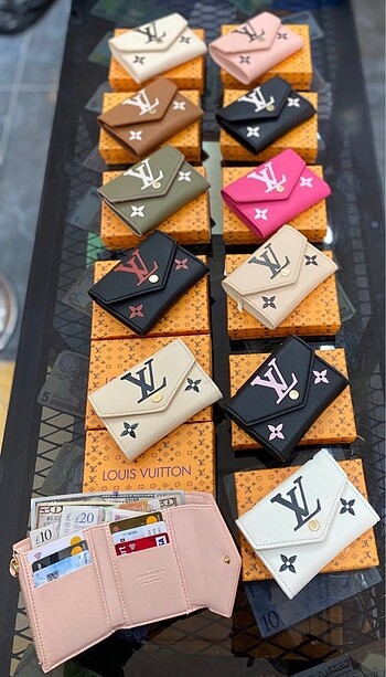 LOUIS VUITTON CÜZDAN
