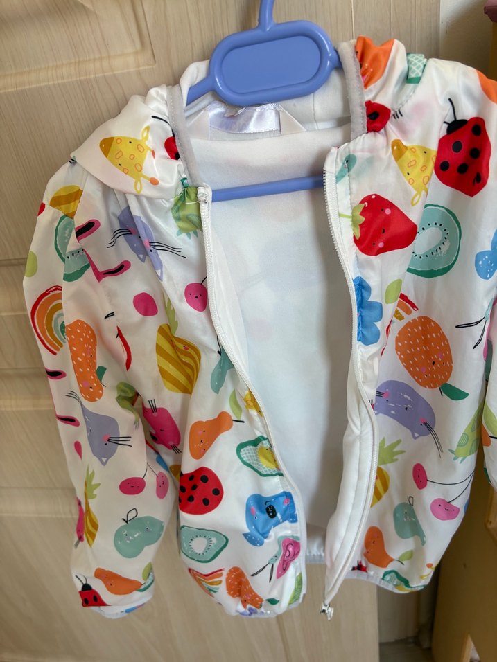 Renkli Desenli Kız Çocuk Yağmurluk - Görsel 3