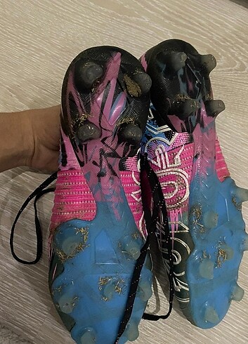 Adidas 45 numara krampon 