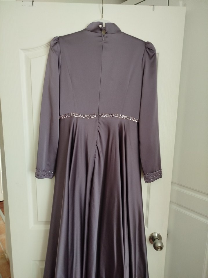 Uzun Mor İşlemeli Kadın Abiye Elbise - Görsel 4