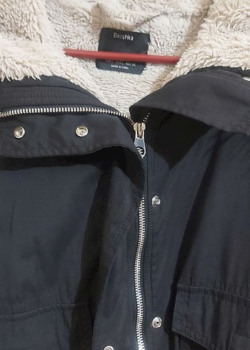 Bershka Siyah Kapüşonlu Kadın Kışlık Mont Kürklü