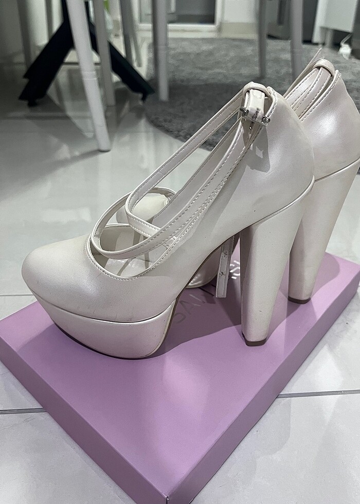 Topuklu ayakkabı - Görsel 3