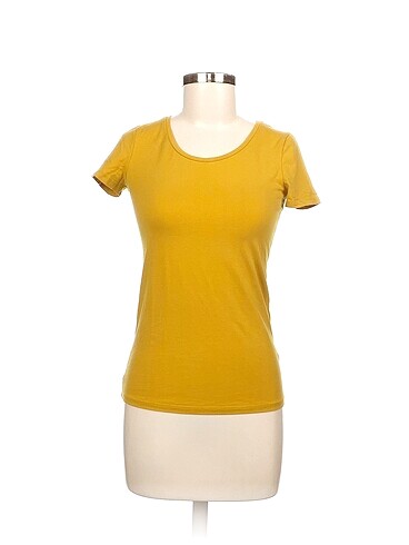 Defacto T-shirt %70 İndirimli.