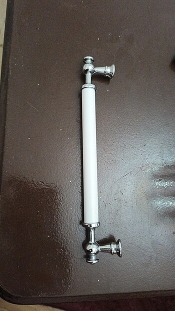 Metal mobilya kulpu