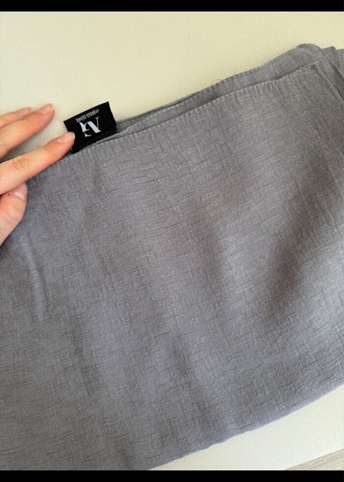 ayşegül güneş gri şal - Görsel 2