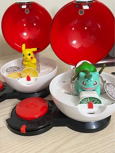  Pikachu attack ball