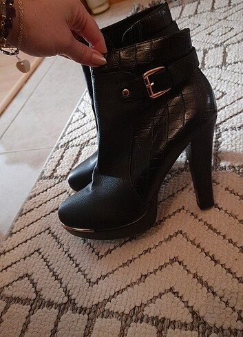 40 Beden siyah Renk Miss F Topuklu Bot 8cm
