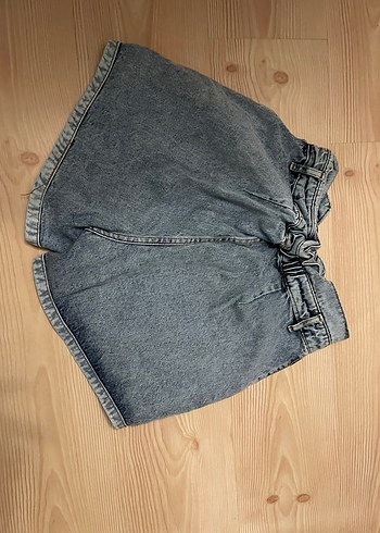 Kadın Gri Bol Kesim Mini Kot Şort - Görsel 2
