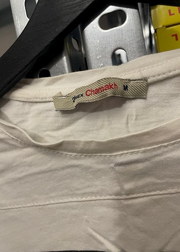 Beyaz Baskılı Kadın Tişört Velcro Detaylı - Görsel 2