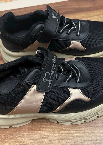 Kız Çocuk Parlak Siyah Cırtlı Spor Ayakkabı - Görsel 2