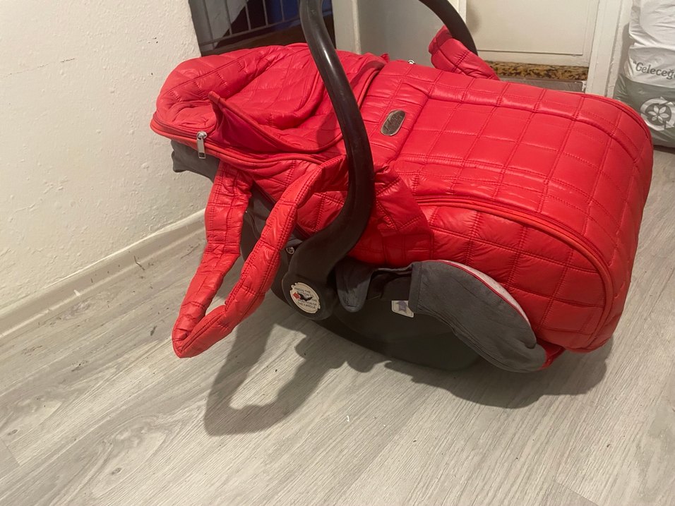 Parlak Kırmızı Bebek puset - Görsel 2