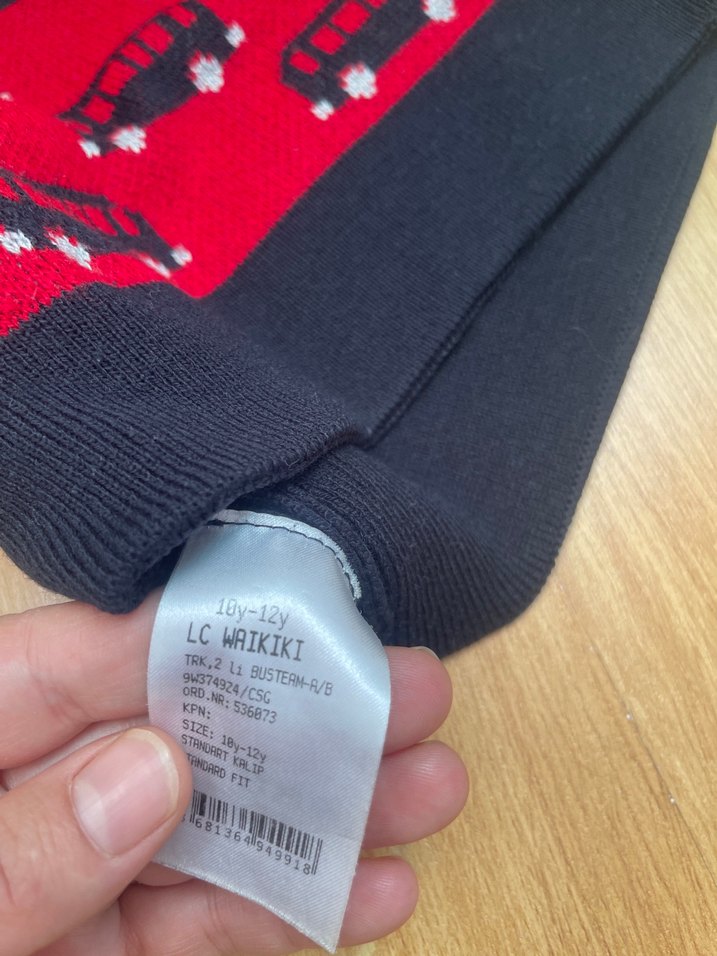 Kırmızı Baskılı Çocuk Örgü Boyunluk - Görsel 3