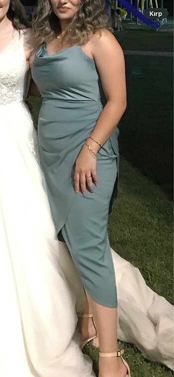 Mint yeşili gece elbisesi