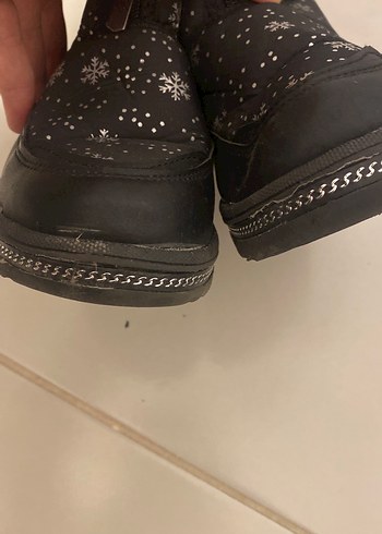 Kız Çocuk Siyah Kar Desenli Kaymaz Bot - Görsel 8