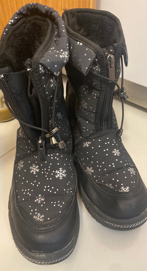 Kız Çocuk Siyah Kar Desenli Kaymaz Bot - Görsel 2