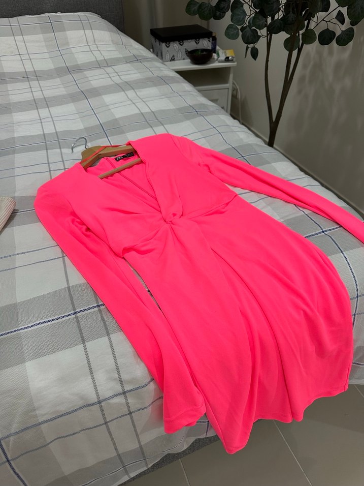 ZARA NEON PEMBE PARTY ELBİSESİ - Görsel 2