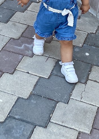 LC Waikiki Nakışlı Fırfırlı Kız Çocuk Denim Tulum