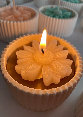 Renkli Çiçek Detaylı Mum - Görsel 3