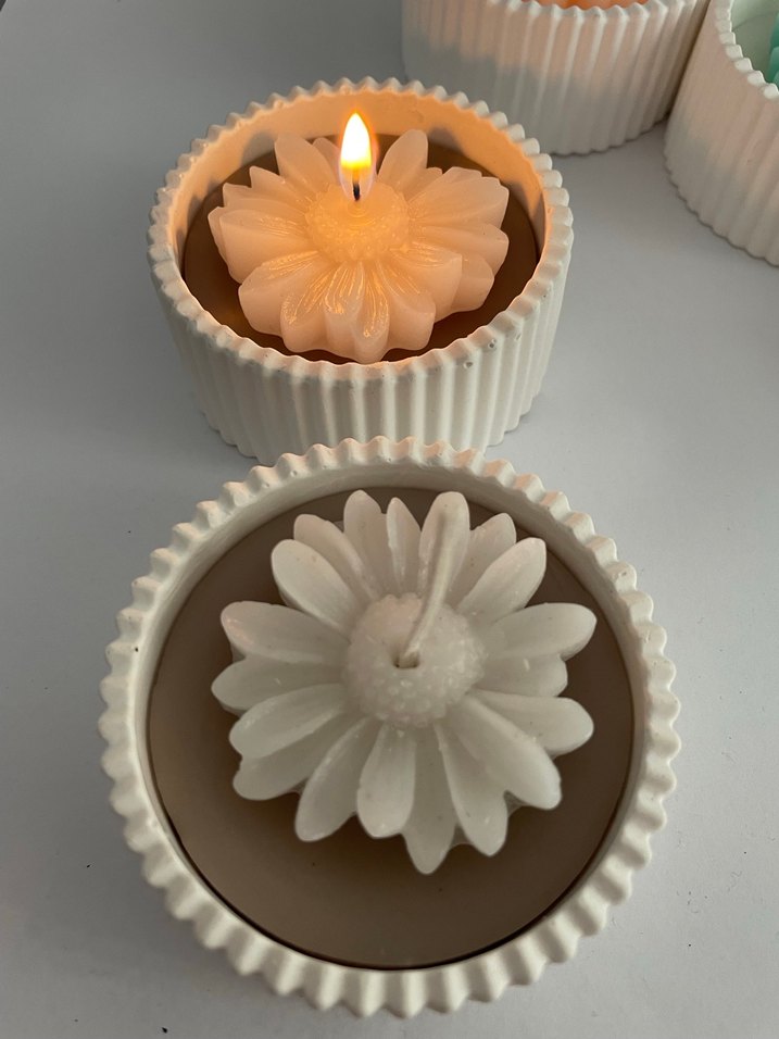 Beyaz Papatya Detaylı Mum - Görsel 2