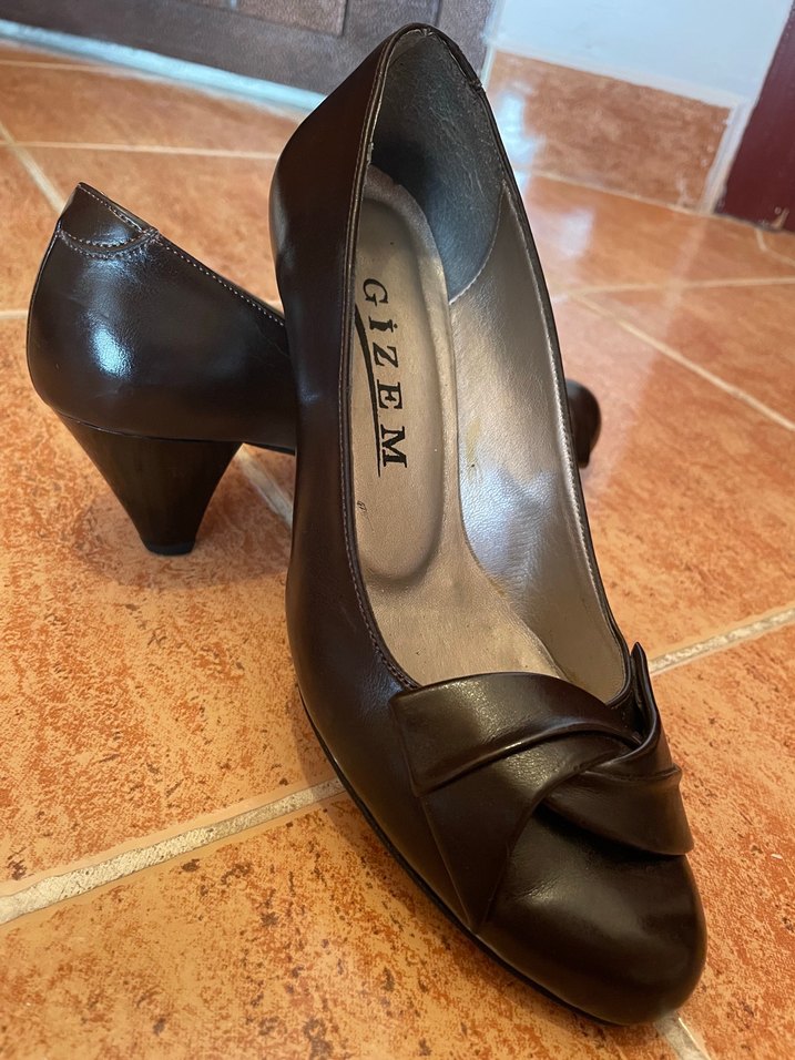 Klasik Kahverengi Topuklu Kadın Ayakkabısı - Görsel 2