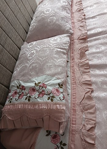 Nakışlı Pembe Yatak Örtüsü - Görsel 6