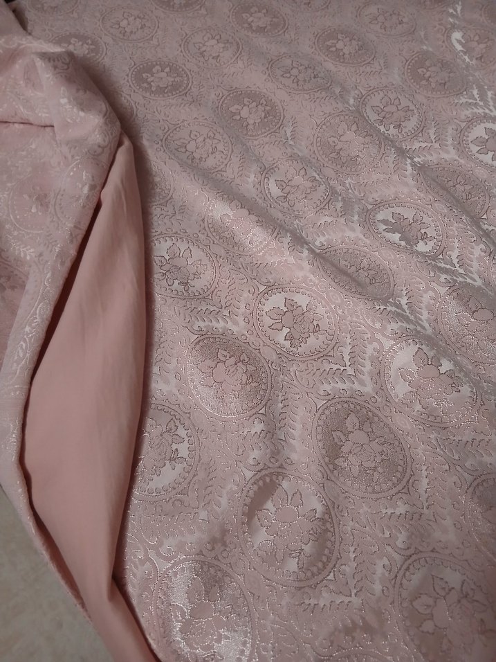 Nakışlı Pembe Yatak Örtüsü - Görsel 5