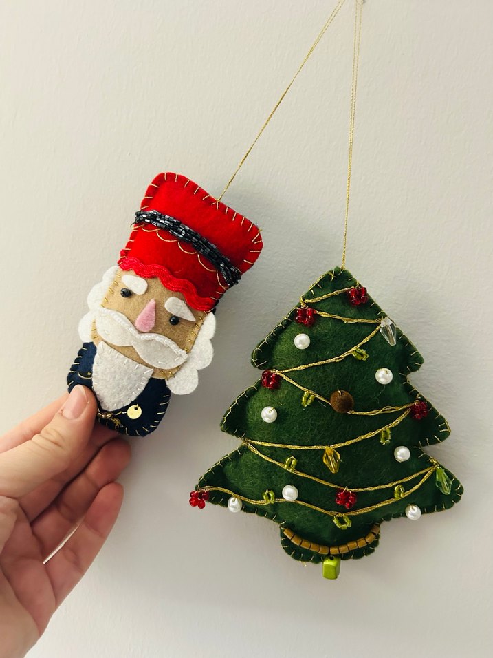 Renkli Noel Baba ve Çam Ağacı Süsü - Görsel 2