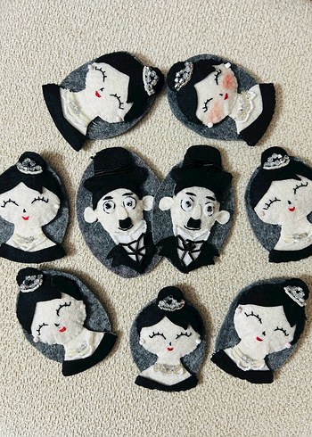 İşlemeli özel yapım Charlie Chaplin ve Audrey hepburn broş - Görsel 3