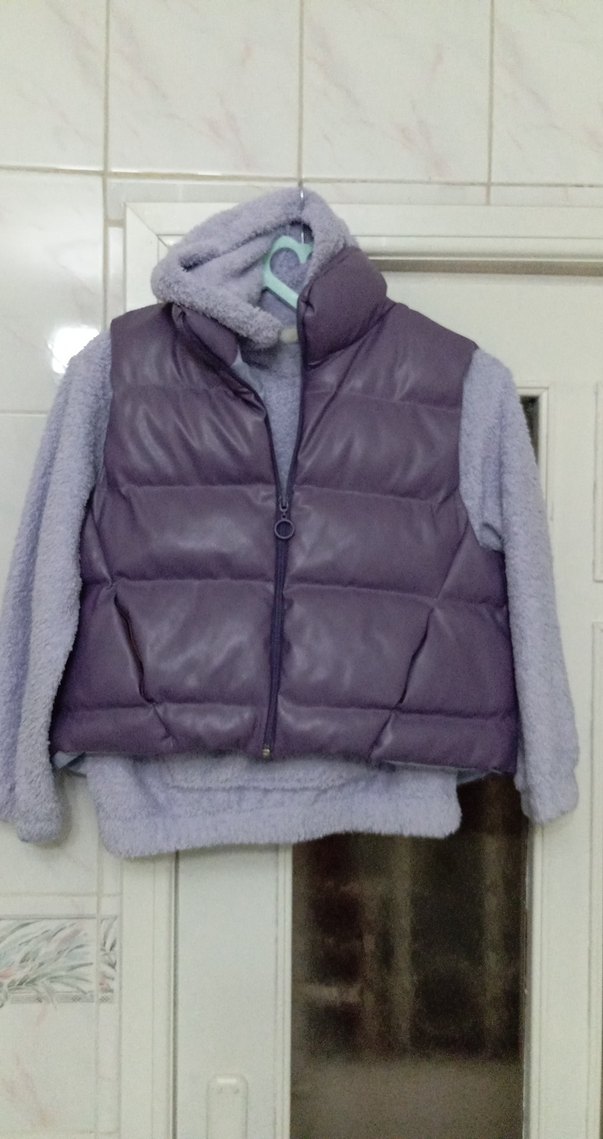 şişme yelek, peluş sweatshirt - Görsel 4