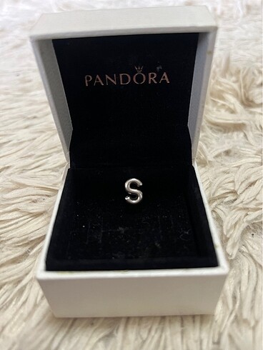  Beden Pandora s charm ????