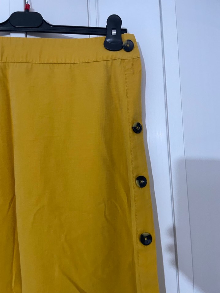 Sarı Midi Düğmeli Salaş Kadın Etek - Görsel 2