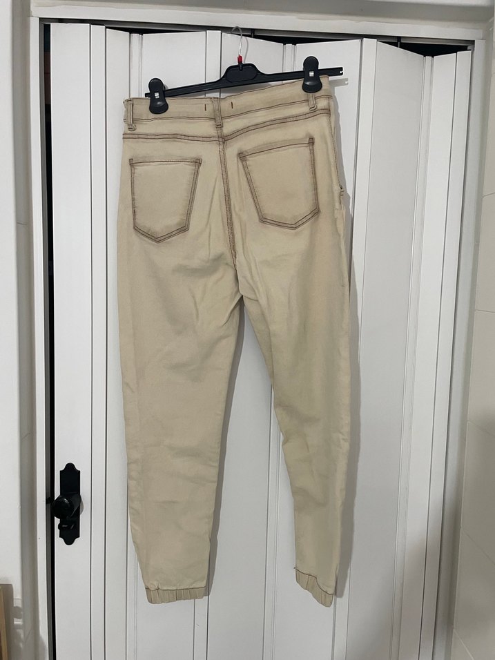 Bej Kadın Kemerli Rahat Kesim Pantolon - Görsel 3