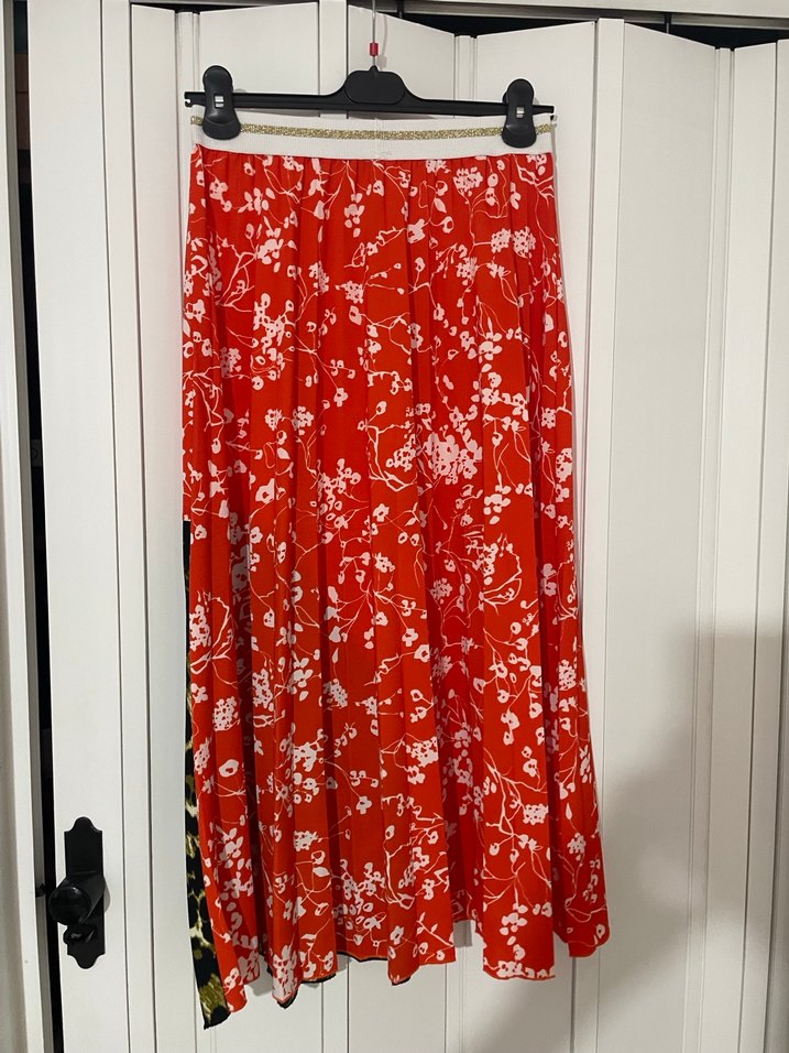 Desenli Kırmızı Drapeli Uzun Etek - Görsel 3