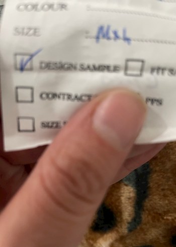 Gri Gotik Desenli Masa Örtüsü - Görsel 2