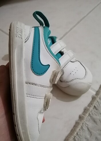 25 Beden Nike spor ayakkabı