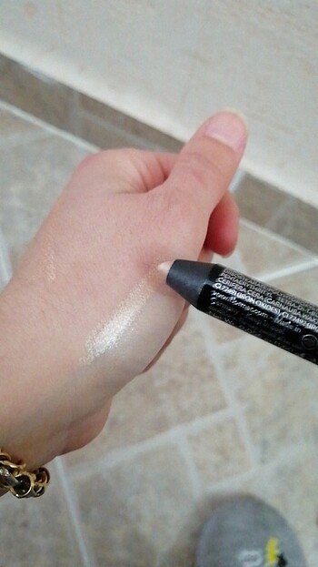  Beden Renk Flormar eyeshadow pencil parlak göz kalemi 